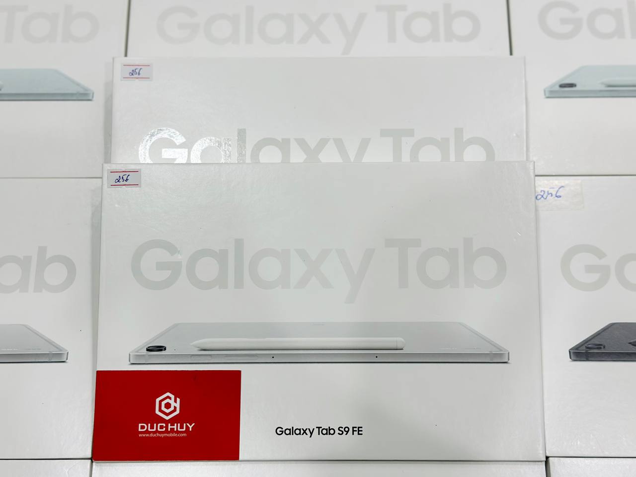 ngoại hình Galaxy Tab S9 FE 256GB