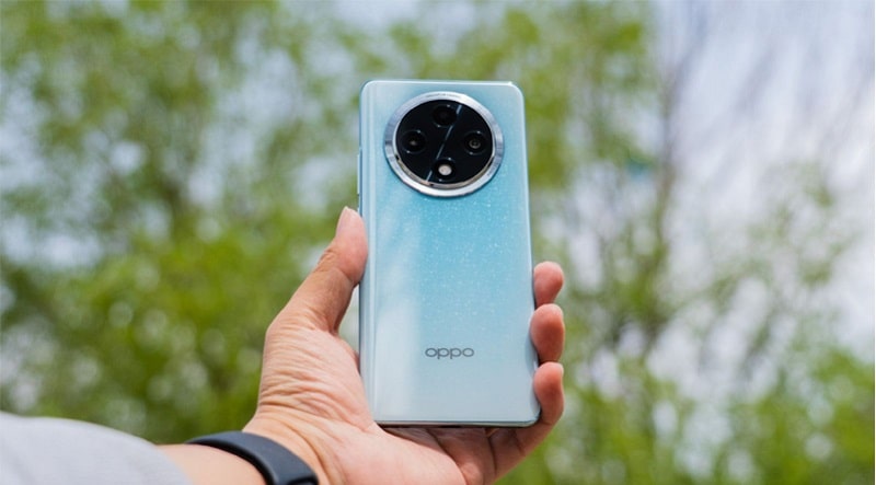 trên tay OPPO A3 Pro 5G thoải mái