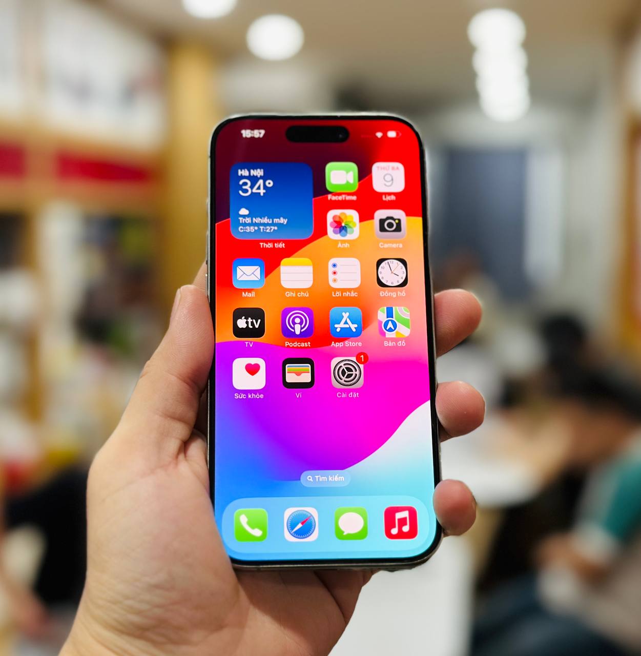 iPhone 15 Pro 256GB cũ có màn hình sắc nét 