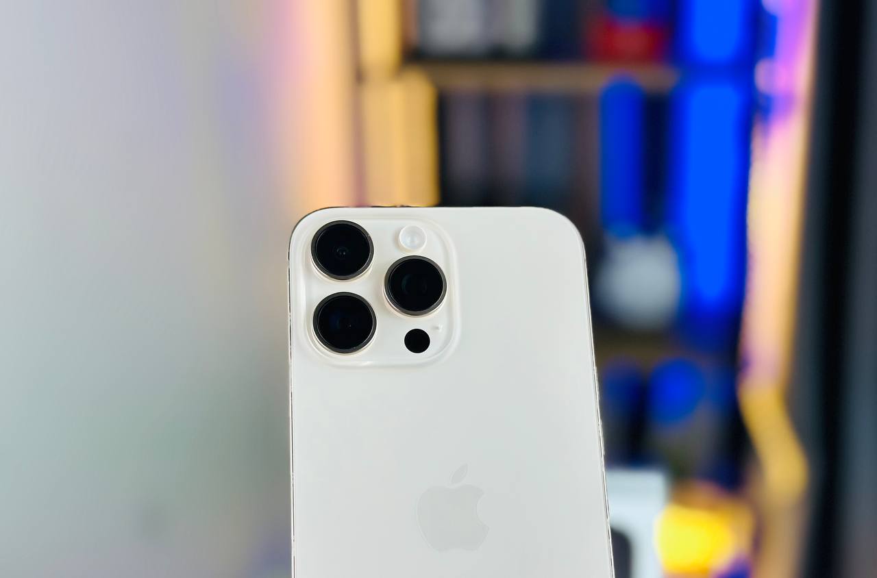 iPhone 16 Pro Max 512GB có camera ống kính chính 48MP, đi kèm siêu kính tiềm vọng Tele xịn