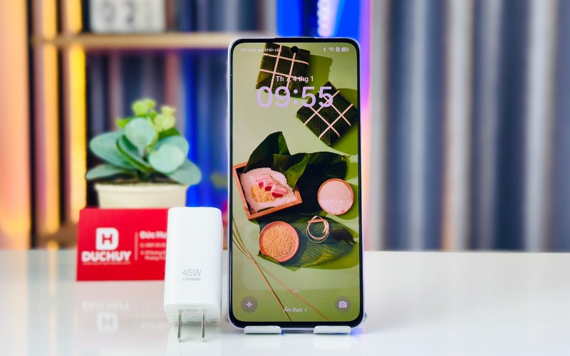Dung lượng pin 5,800mAh bền bỉ, sạc nhanh 45W