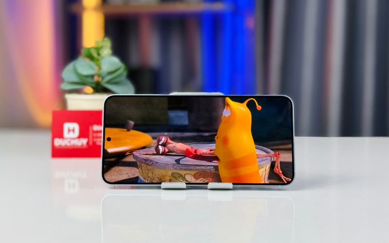 Màn hình AMOLED độ phân giải 2K+