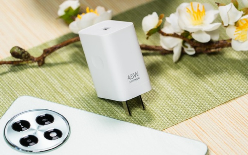Dung lượng pin 5000mAh và sạc nhanh 45W đáp ứng tốt nhu cầu hằng ngày