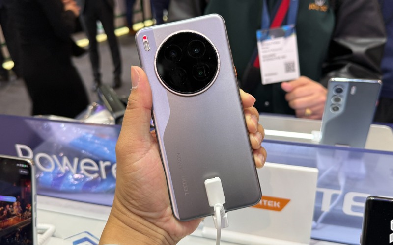 Dung lượng pin 5100mAh và sạc nhanh 70W