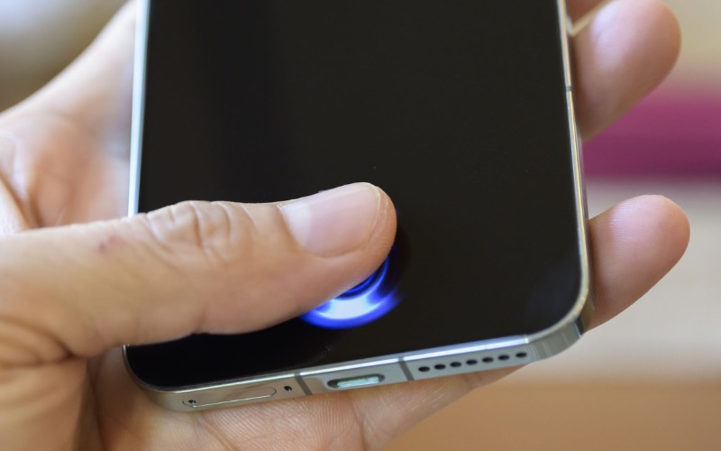 Dung lượng pin 4610mAh đáp ứng trọn vẹn cả ngày sử dụng