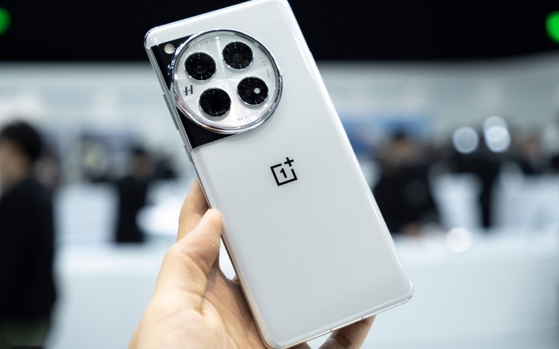 thiết kế OnePlus 12