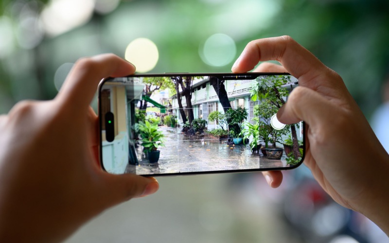 Nhiếp ảnh chuyên nghiệp với nút Camera Control