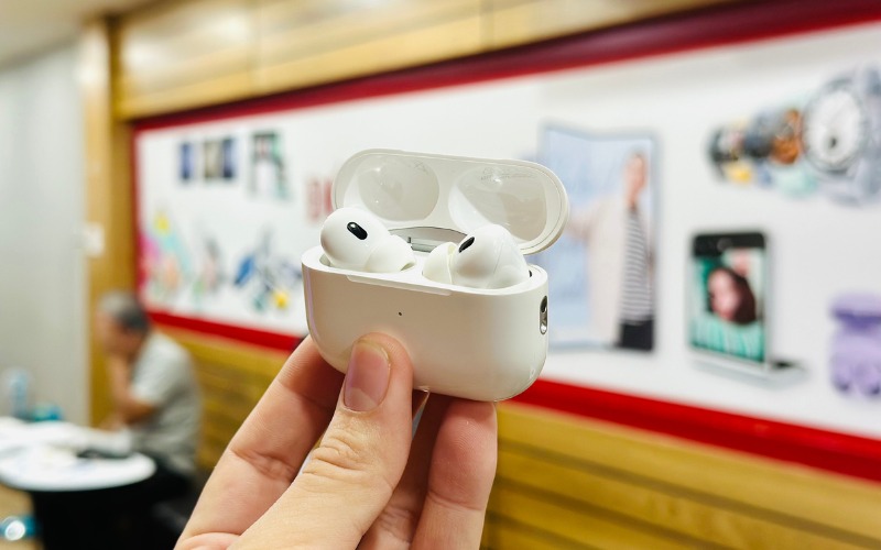 Thiết bị Airpods sử dụng cổng sạc Lightning