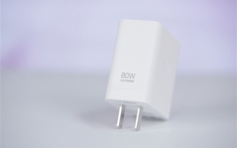 Dung lượng 5600mAh tối đa hoá trải nghiệm cả ngày dài