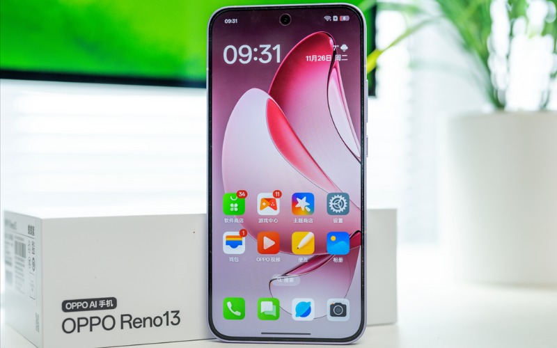 Màn hình AMOLED đáp ứng tốt nhu cầu giải trí, công việc
