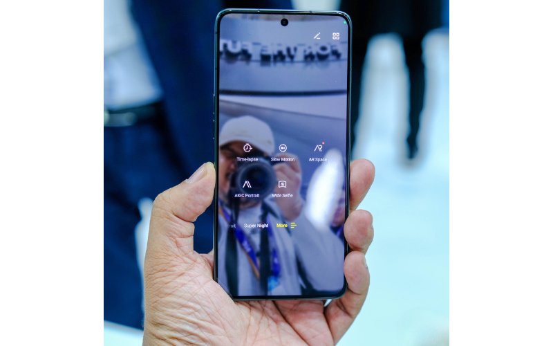 Camera selfie 50 MP ấn tượng trên Tecno Camon 30 Pro