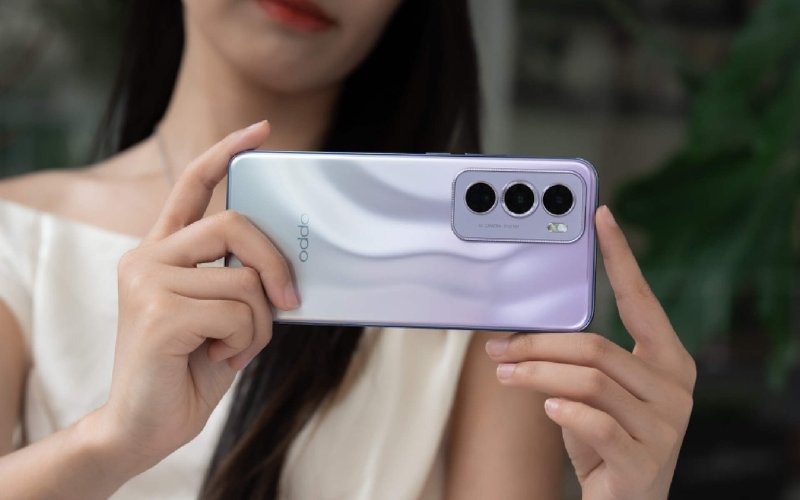 Các hãng điện thoại bán chạy nhất tại Đức Huy Mobile là Oppo