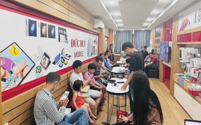 Mua điện thoại giá rẻ, trả góp ở đâu uy tín