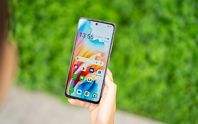Thiết kế Oppo A3x khá dày ở viền dưới