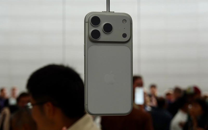 iPhone 17 Pro Max màu Trắng tinh khôi