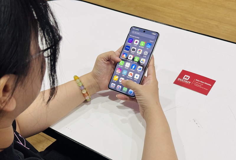 OPPO Find X8 Pro có pin 5910 mAh, sạc nhanh 80w