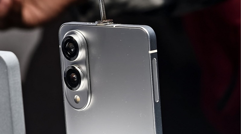 Samsung Galaxy S25 Edge camera kép 200MP