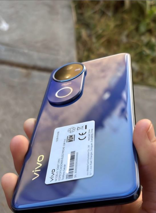 vivo V50 có dung lượng 6.000 mAh bền bỉ