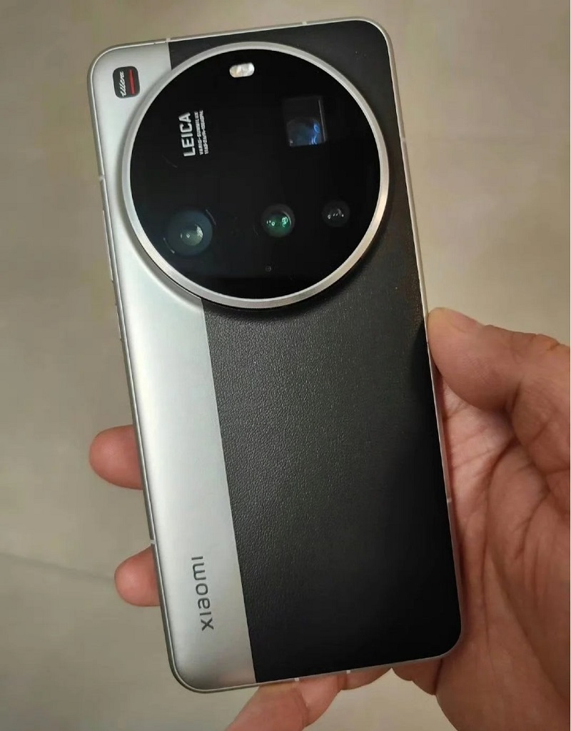 Mặt lưng Xiaomi 15 Ultra gây ấn tượng với cụm camera hàng đầu