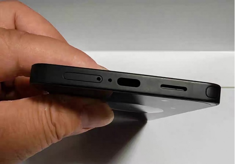 Cạnh dưới Galaxy S26 Ultra là công sạc