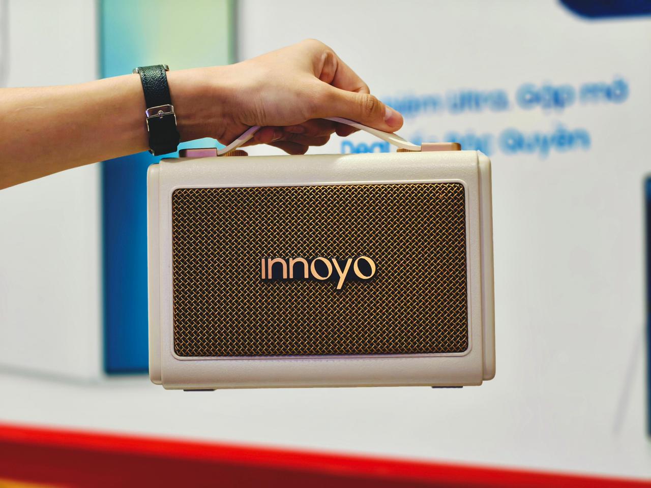 trên tay loa INNOYO S2