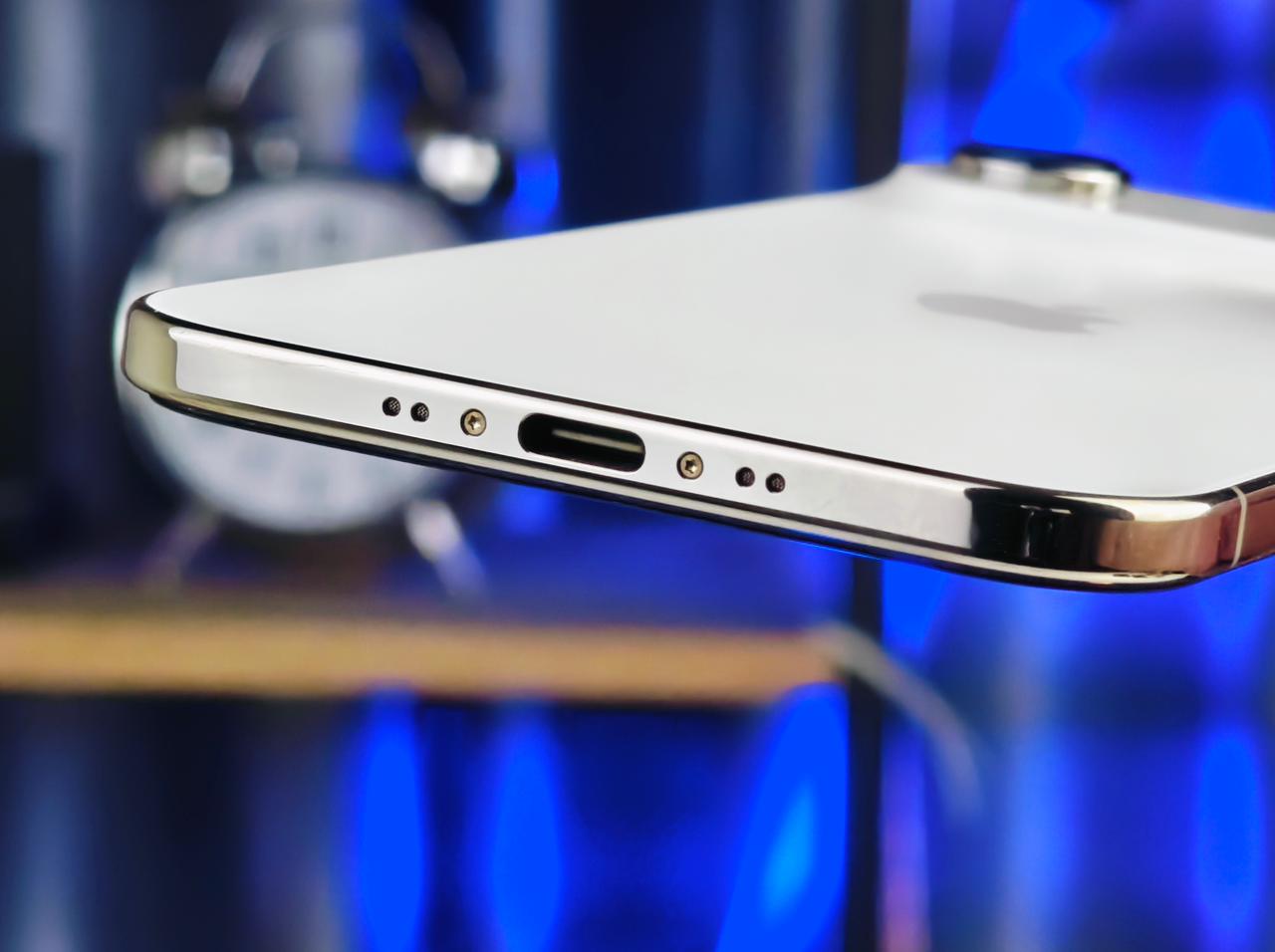 Dung lượng pin 3.000mAh và sạc nhanh 35W