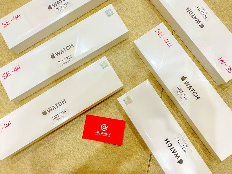 Có sẵn Apple Watch SE 44mm