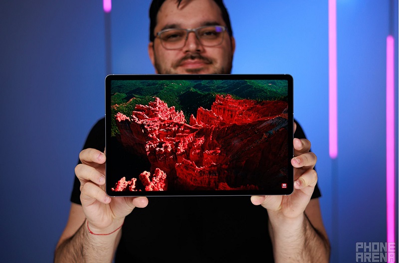  Galaxy Tab S10 FE và Tab S10 FE Plus đều có màn hình LCD, tần số quét 90Hz