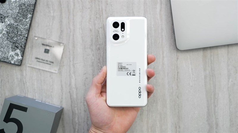Thiết kế Oppo Find X5 Pro