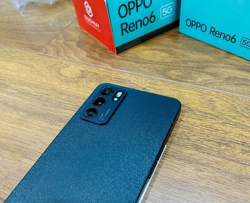 Mặt lưng OPPO Reno6 5G