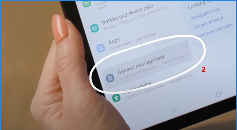  Vào mục Quản lý chung: Cuộn xuống và chọn Quản lý chung