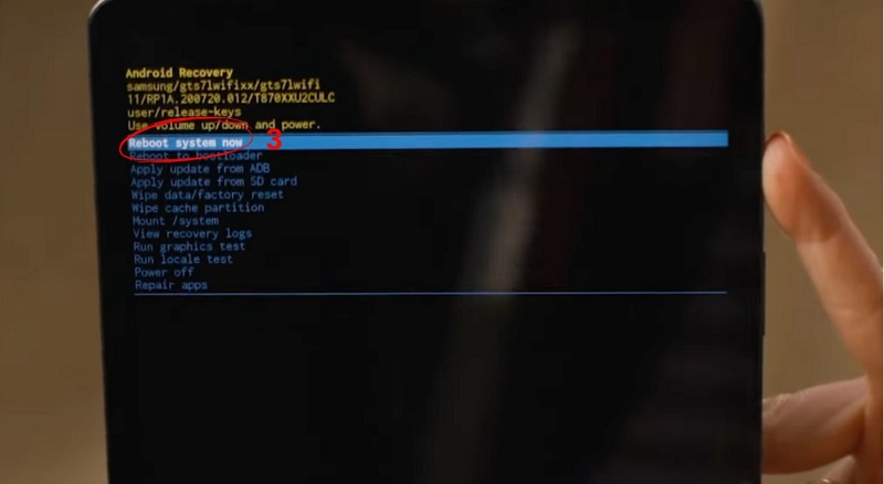 Khởi động lại thiết bị bằng tùy chọn Reboot system now