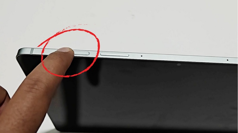 Nhấn và giữ phím Nguồn trong vài giây