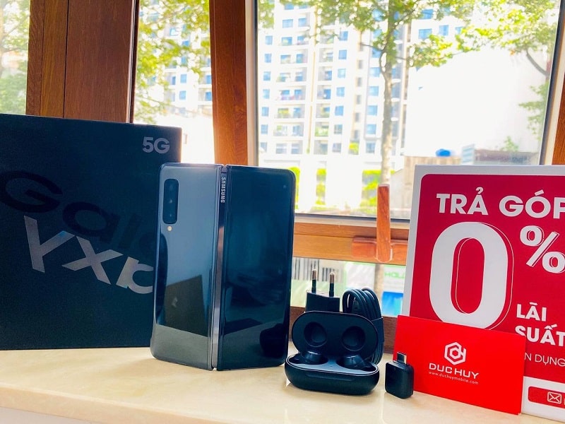 Mặt sau Samsung Galaxy Fold 5G