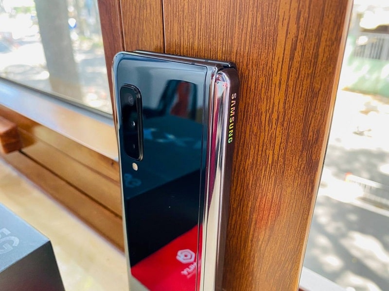 Thiết kế Samsung Galaxy Fold 5G