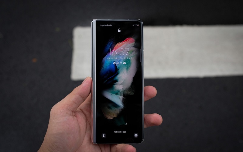 Màn hình phụ Samsung Galaxy Z Fold 3 5G