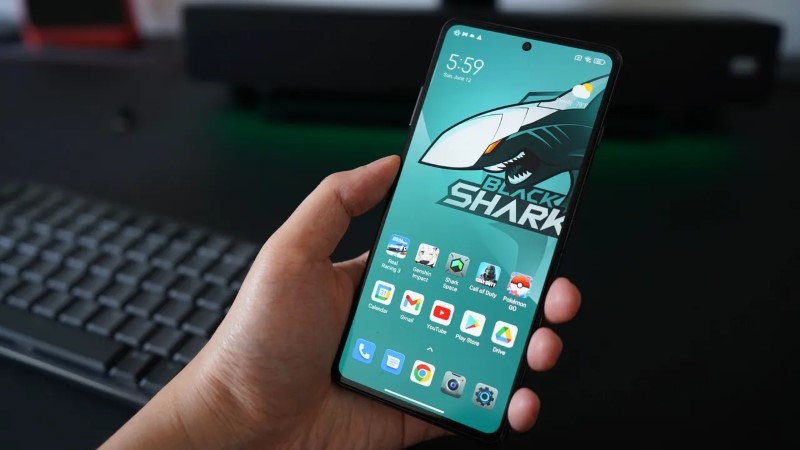 Black Shark 5 Pro và ROG Phone 7 7