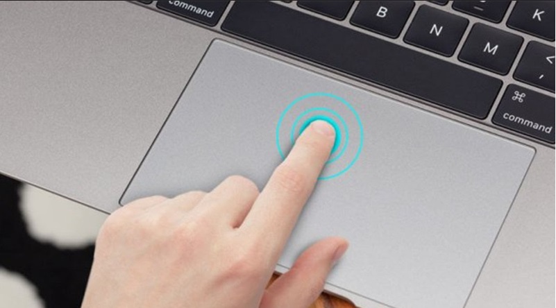 Touchpad là bề mặt cảm ứng trên laptop