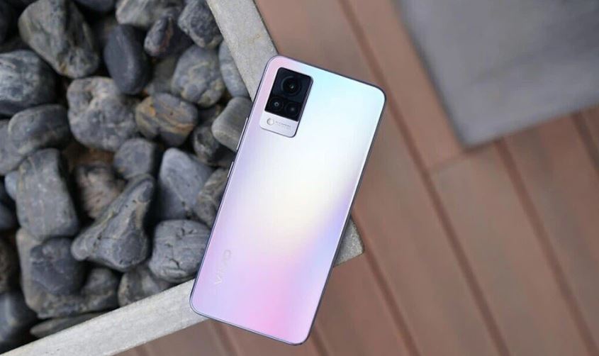 Mặt sau  Vivo V21 5G