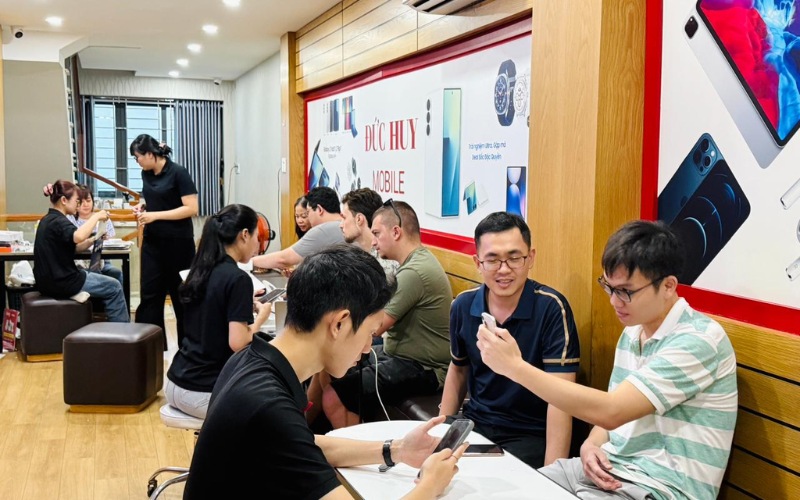 Mua điện thoại có màn hình Always On Display đẹp ở đâu