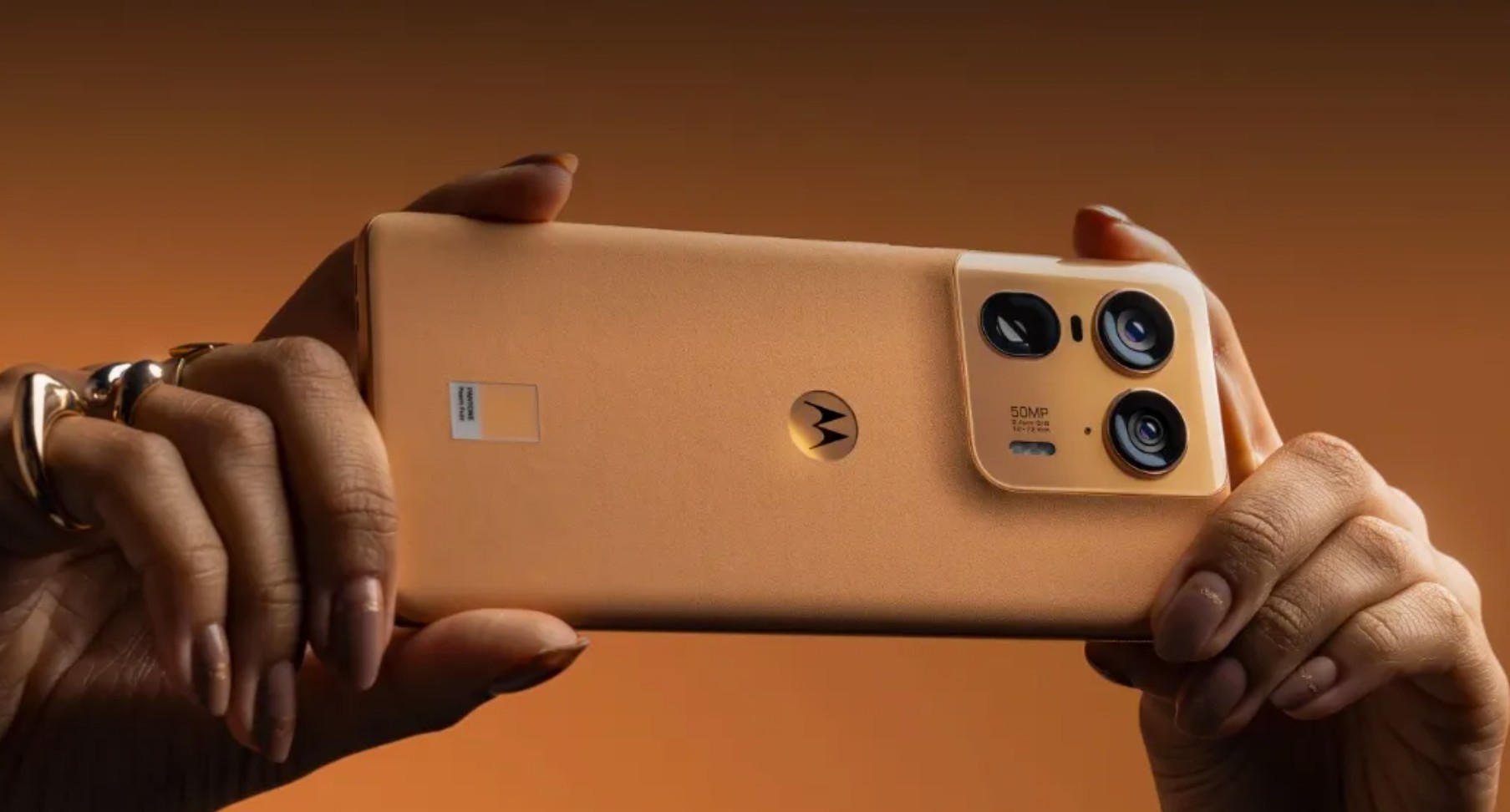 Motorola Edge 70 Ultra có hệ thống 3 camera 50MP