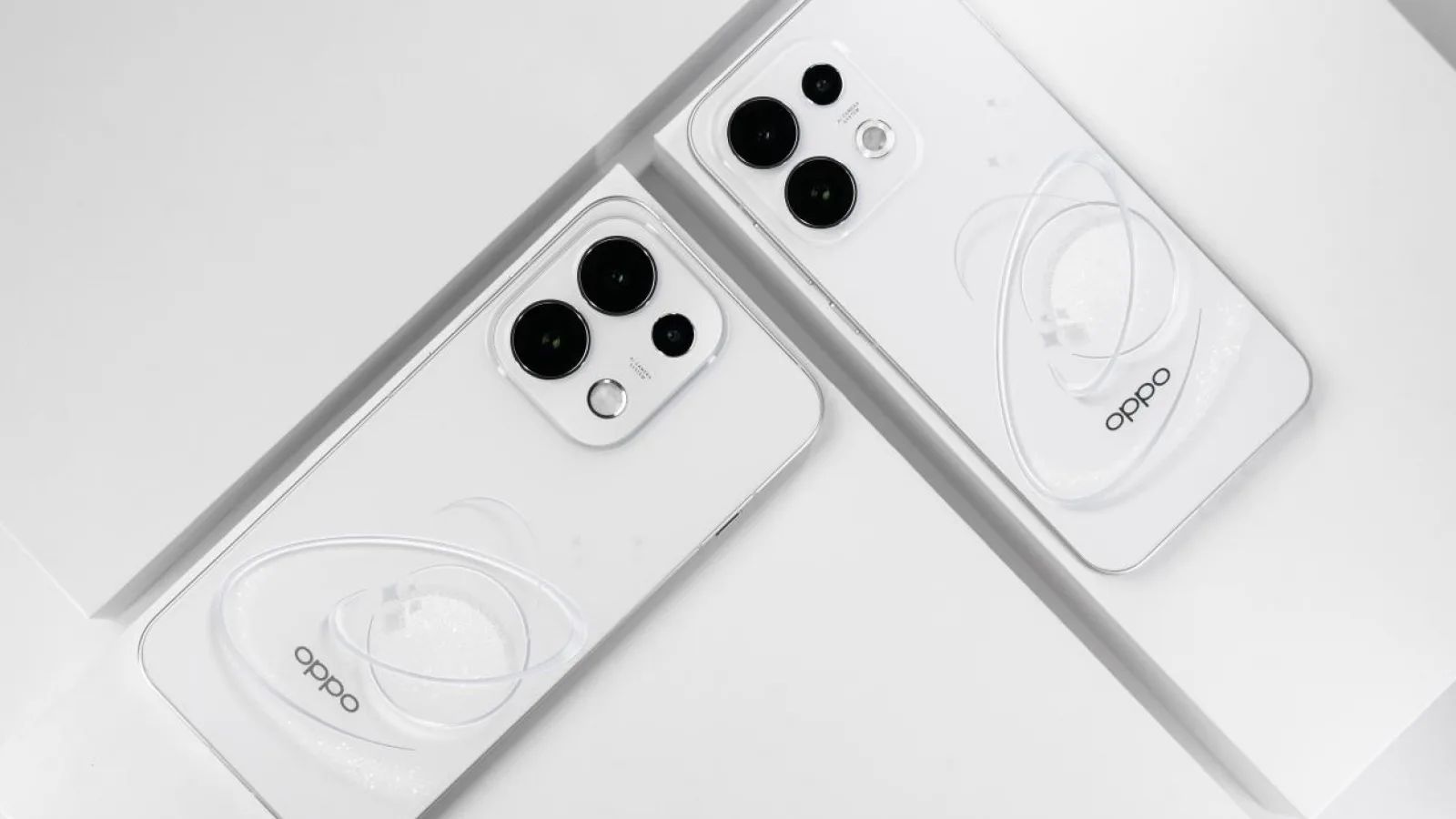 OPPO Reno16 Pro trang bị cụm ba camera sau với camera chính 200MP