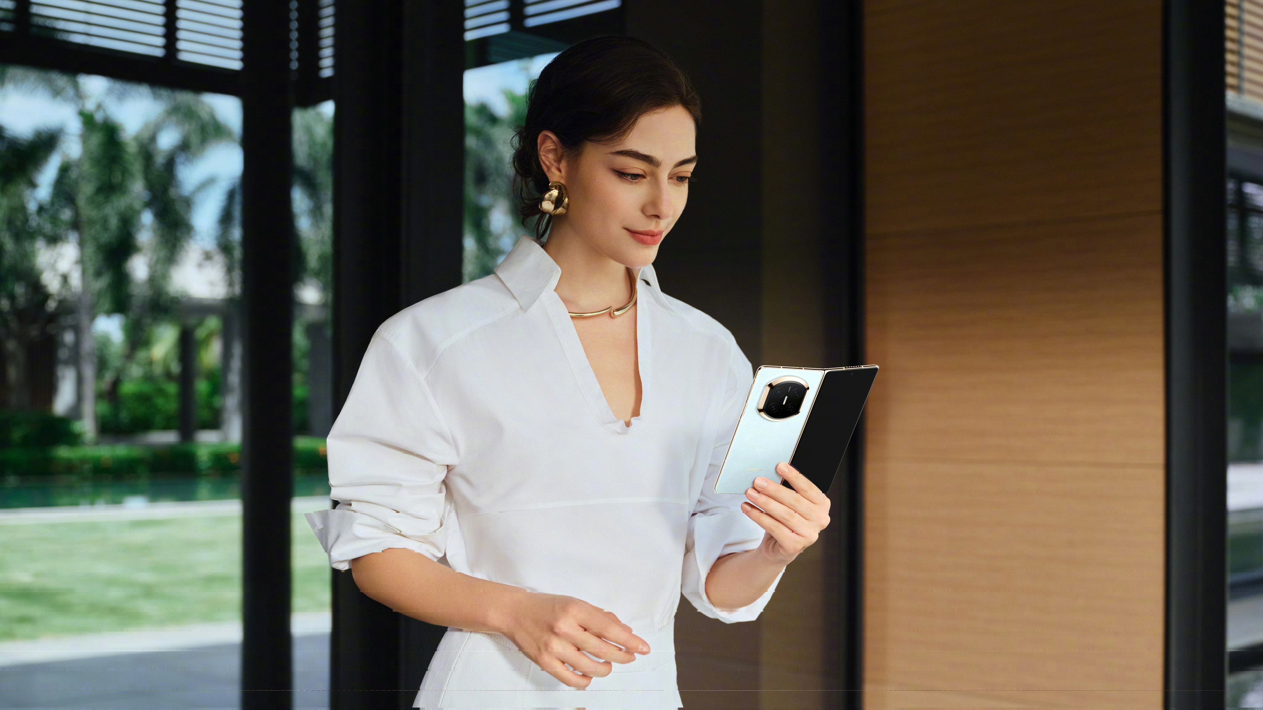 Cận cảnh Huawei Mate X7