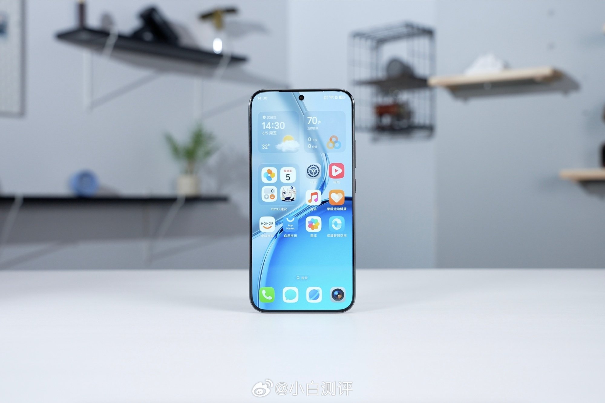 Honor X80 Pro Max có màn hình OLED dạng phẳng kích thước 6,79 inch