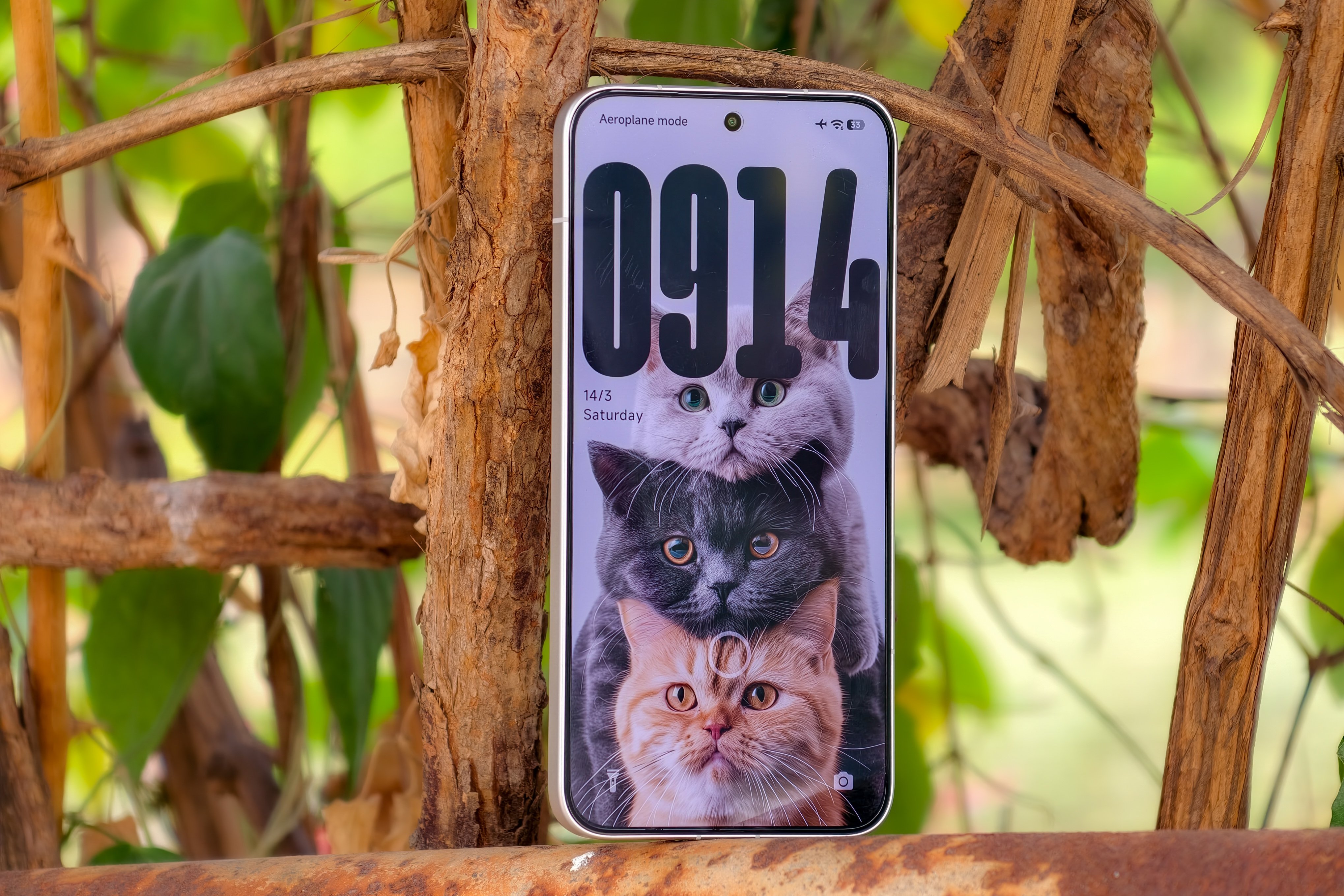 POCO X8 Pro Max cũ trang bị màn hình kích thước 6,83 inch