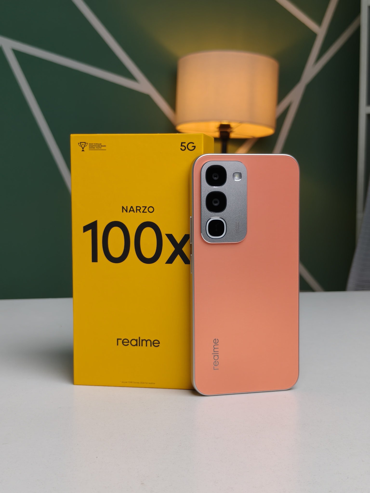 Realme Narzo 100x có thiết kể chuẩn độ bền quân đội
