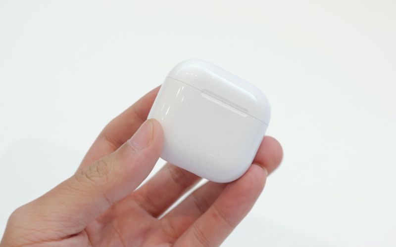 Hộp sạc USB-C nhỏ gọn tích hợp loa ngoài