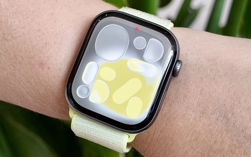 Màn Retina LTPO OLED bền bỉ gấp đôi