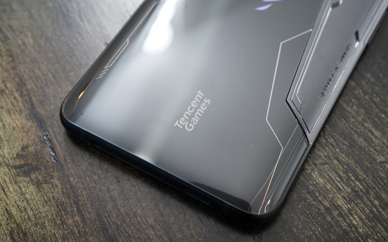 đánh giá asus rog phone 2 logo 