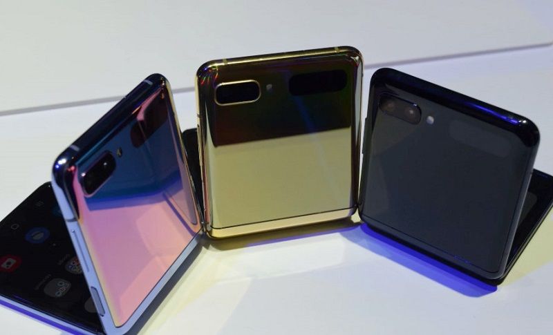 Galaxy Z Flip 4G có 3 màu 